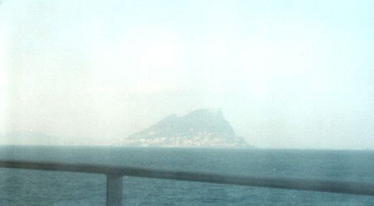 Gibraltar im Hintergrund
